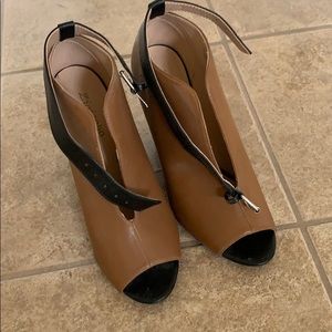 Wedge heel shoes by Zigisoho